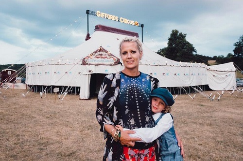  Nell Gifford and daughter Red 2018 by Mark Lord 